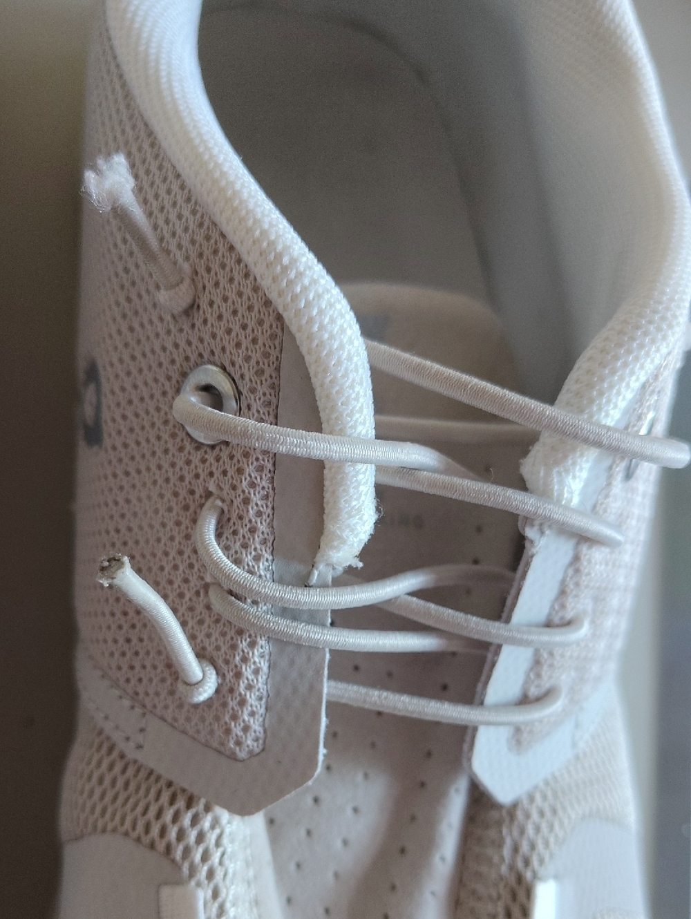 On cloud Cloudtec 5 Running Shoes M7/W9 - Picture 15 of 16